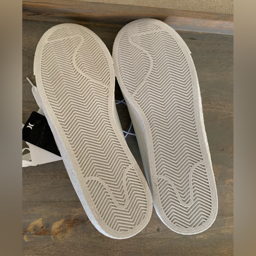 Hurley Women’s Sneakers - Picture 10 of 11